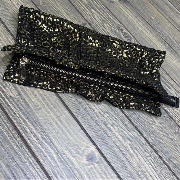 Express Clutch Purse Black Gold Cheetah Handheld Animal Print Holiday Shiny - Picture 4 of 7